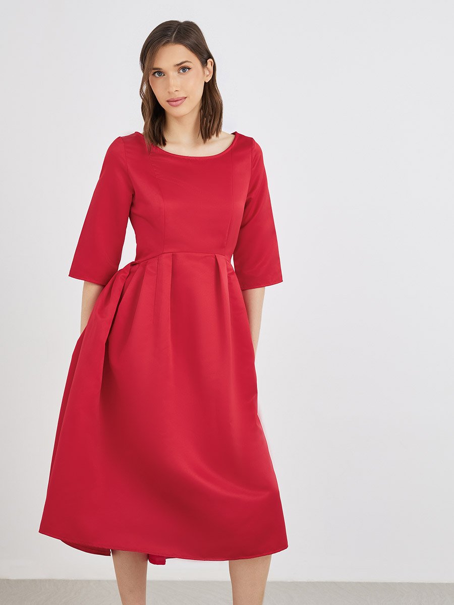 Solid Round Neck Pleated Detail Midi Dress