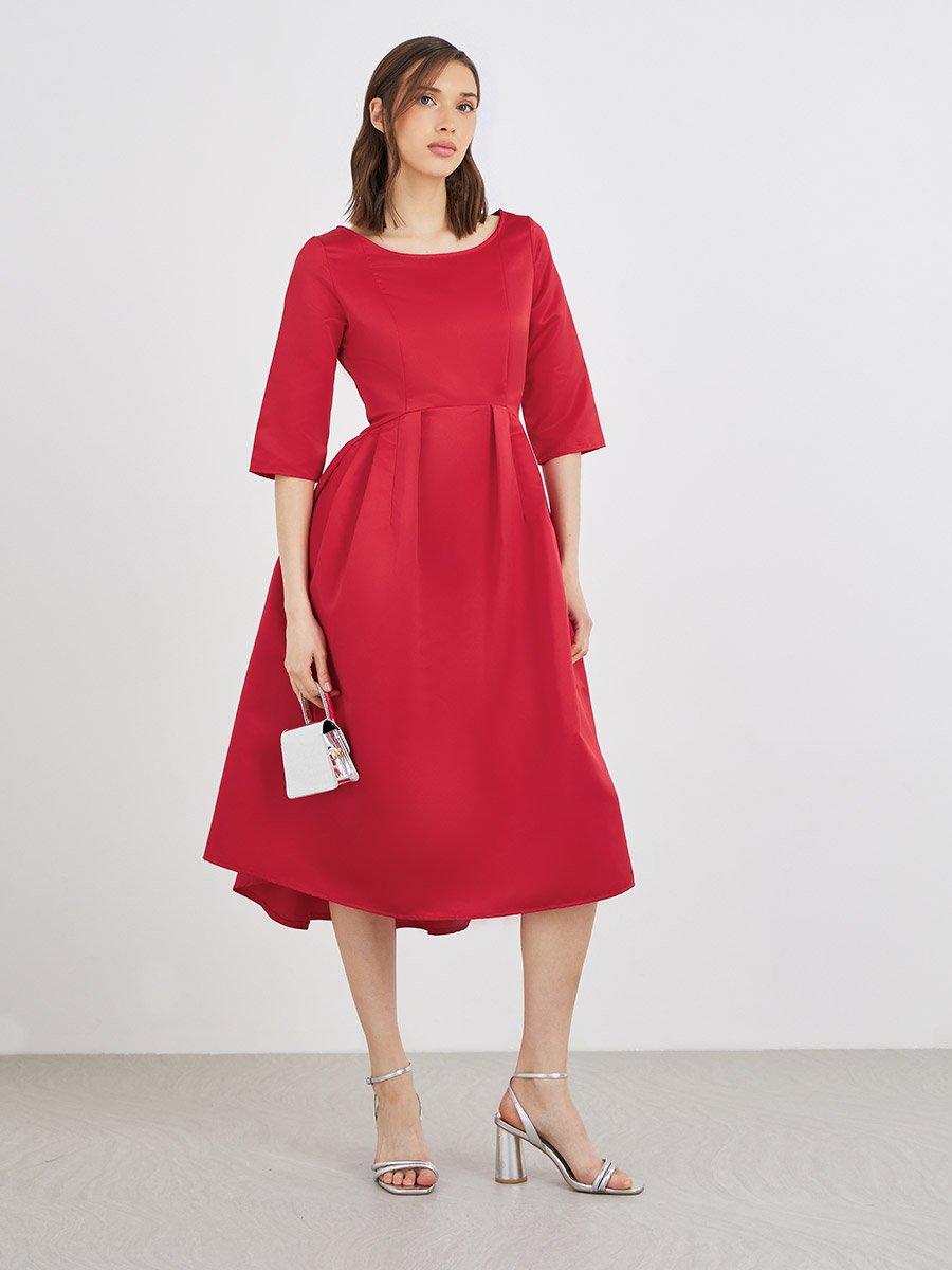 Solid Round Neck Pleated Detail Midi Dress