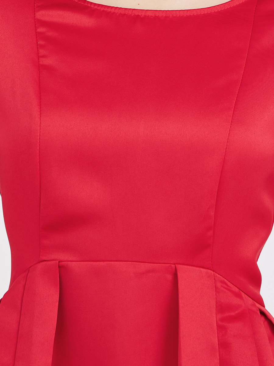 Solid Round Neck Pleated Detail Midi Dress
