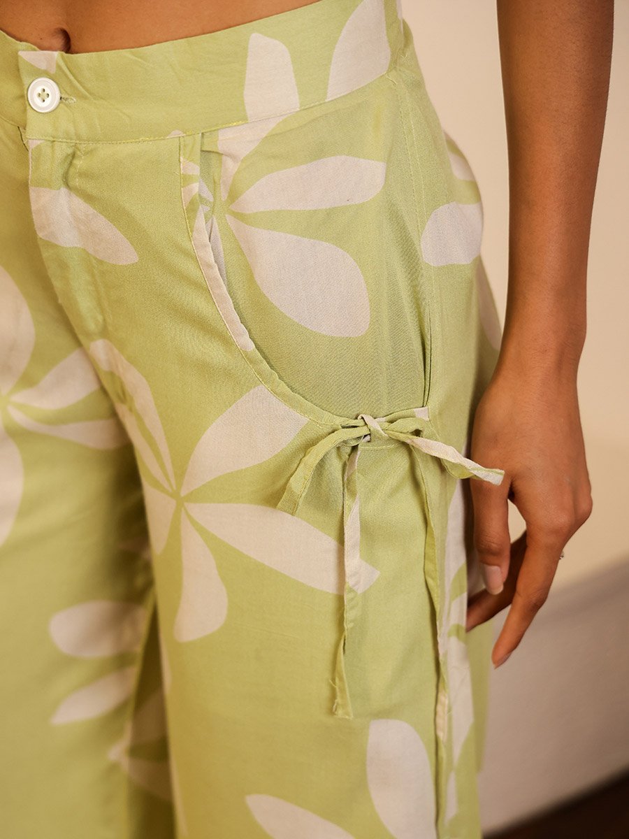Women Green Floral Print Wide Leg Trousers