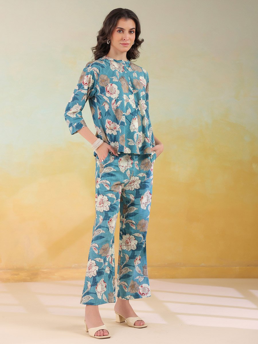 Women Blue Color Mandarin Collar Printed Top and Trousers Co-Ords