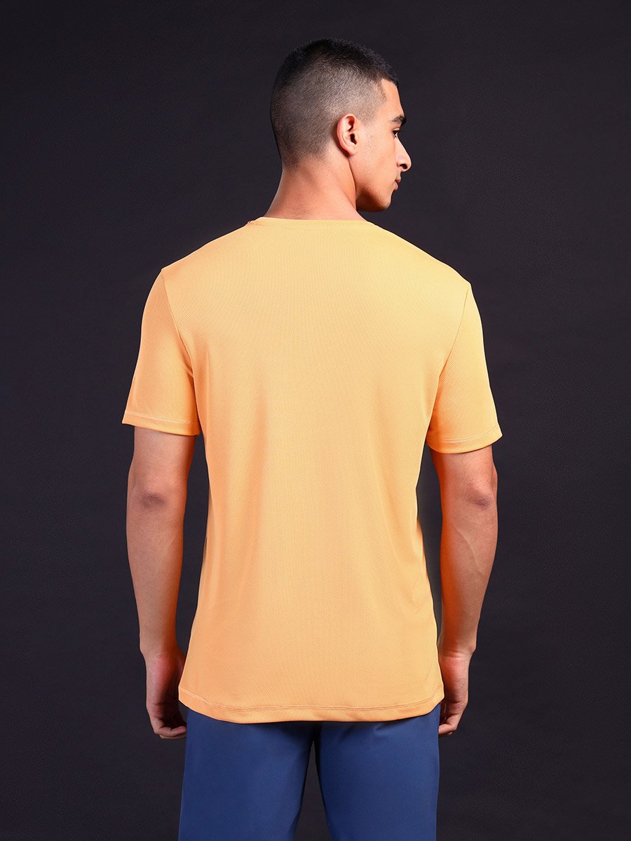 Men Solid Slim Fit Crew Neck T-Shirt