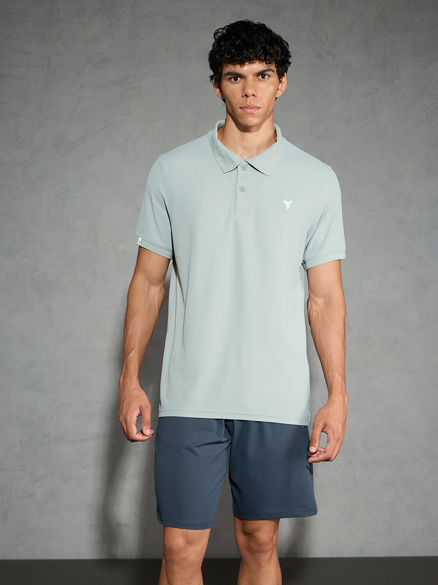 Men Solid Slim Fit Polo