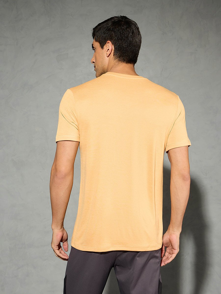 Men Solid Slim Fit Crew Neck T-Shirt