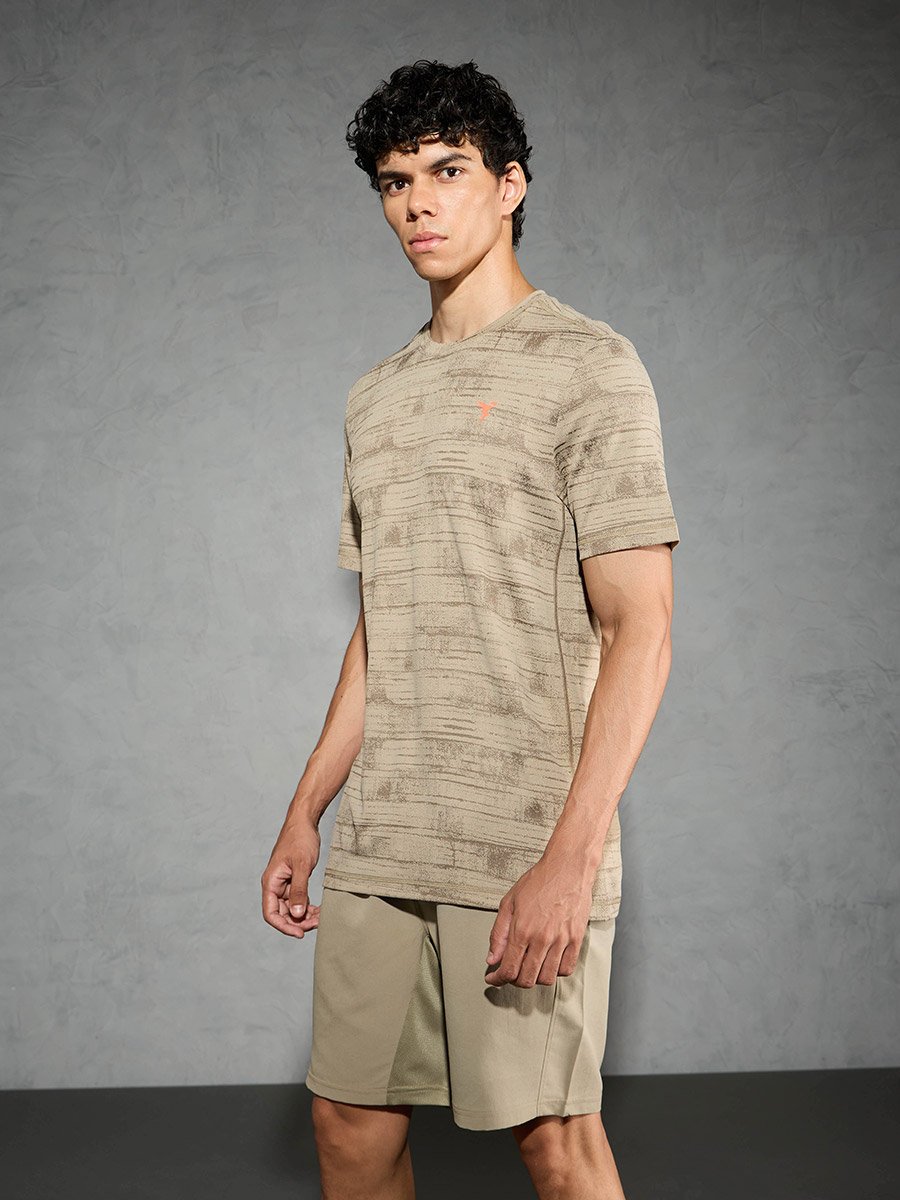 Men Jacquard Slim Fit Crew Neck T-Shirt