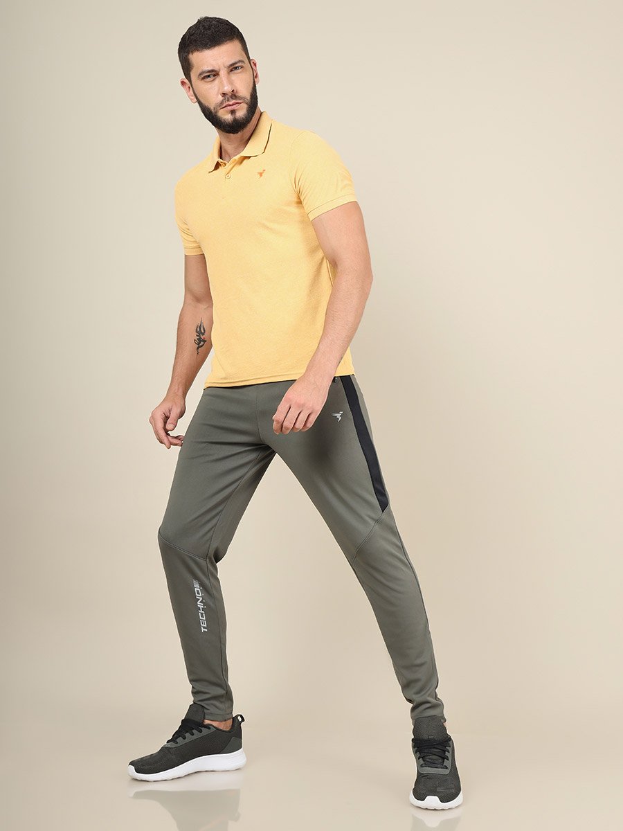 Men Contrast Side Panel Slim Fit Track Pants