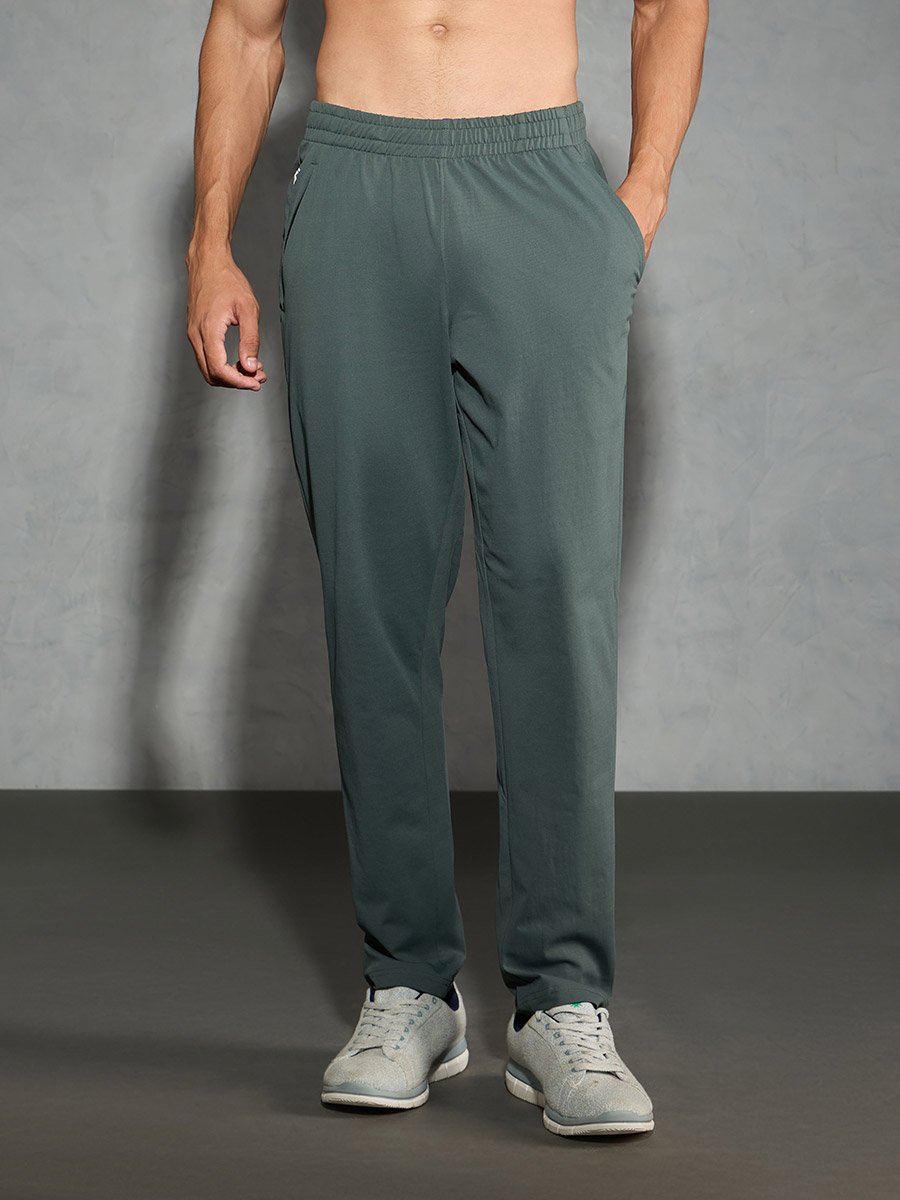 Men Solid Relaxed Fit Trackpants