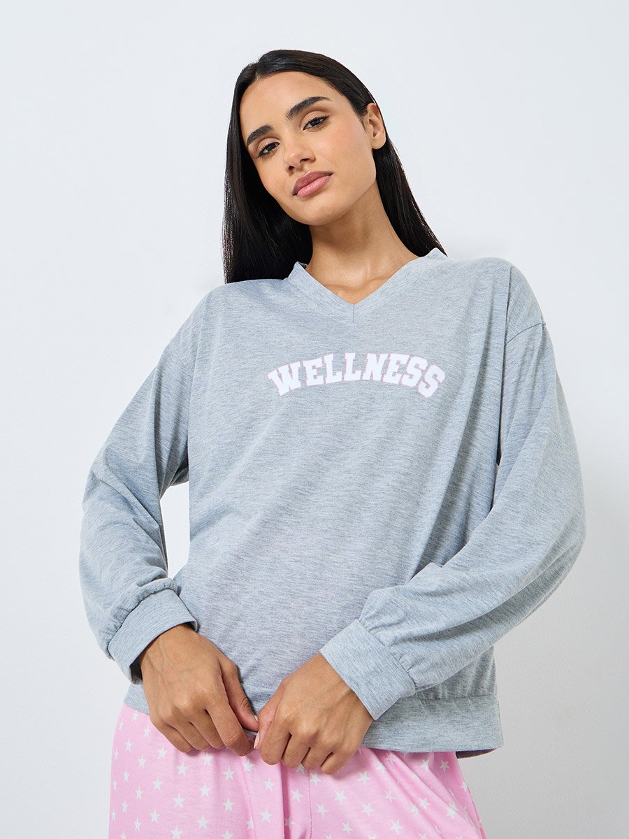 V Neck Wellness Slogan Print T-Shirt and Star Pyajama Set