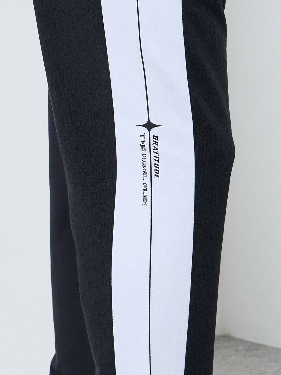 Men Black Slogan Print Oversized Joggers