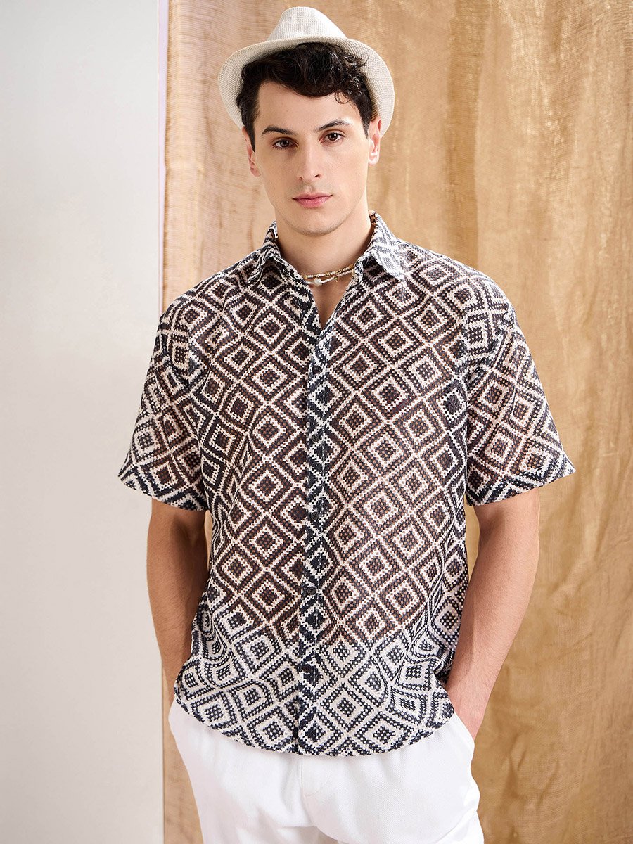 Men Geometric Print Crochet Relaxed Fit Shirt
