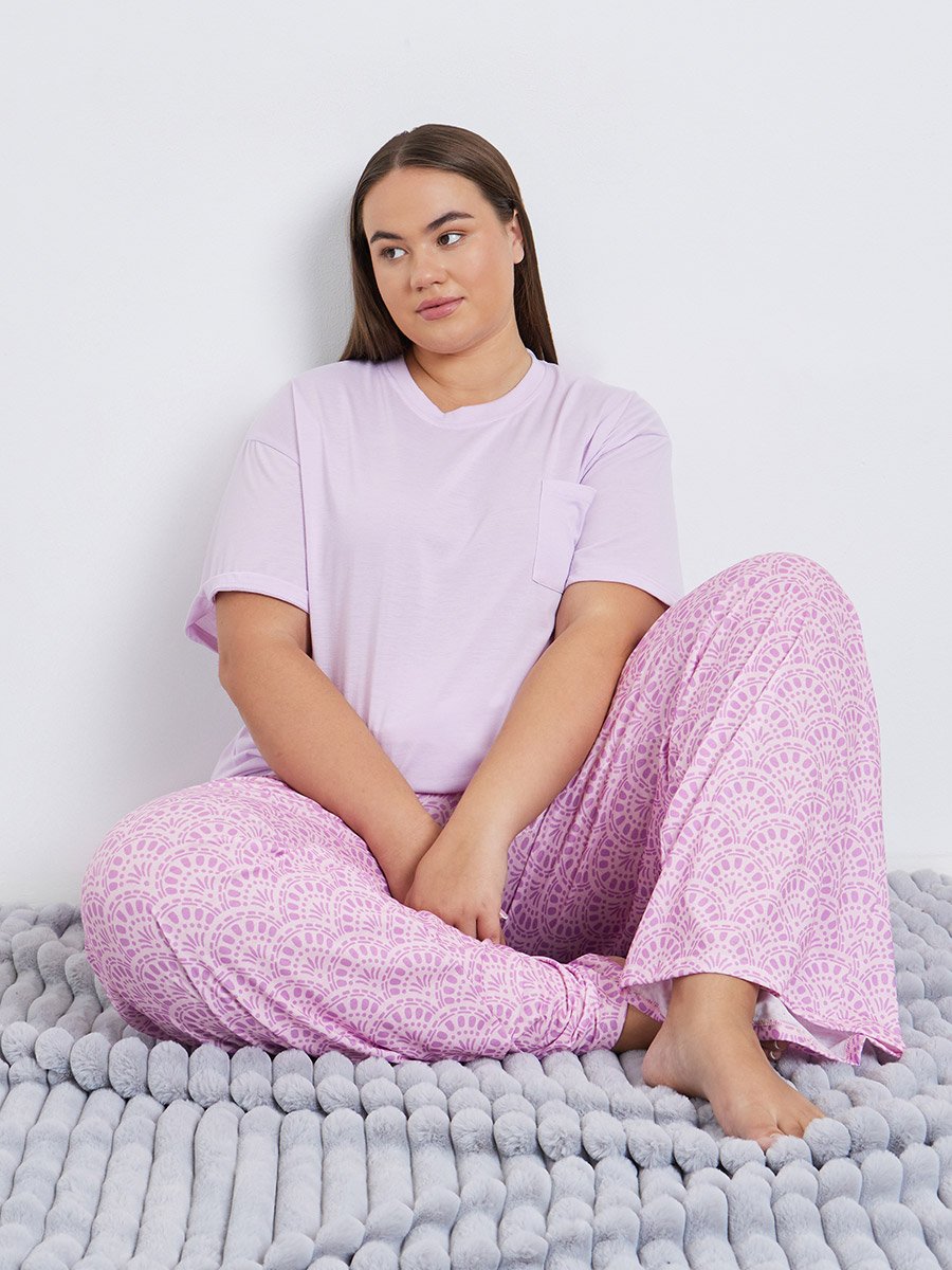 Plus Drop Shoulder Pocket T-Shirt and Wavey Geo Pyjama Set