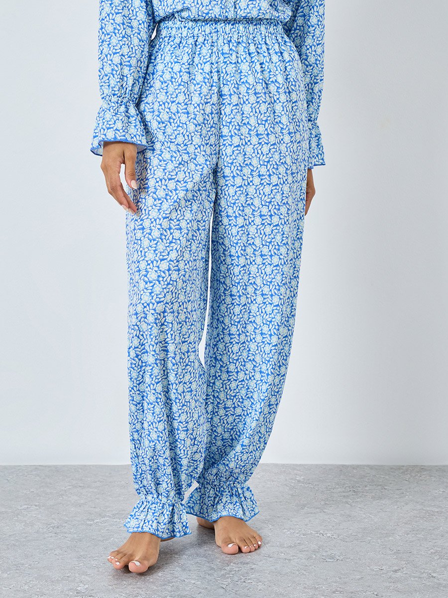 Contrast Floral Ruffle Hem Neck Top and Cuffed Pyjama Set For Women at ...