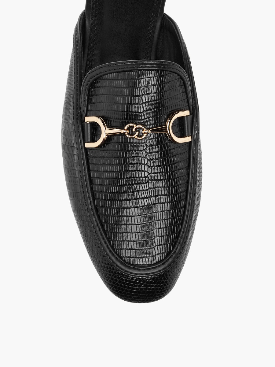 Women Metal Accent Slip-On Mules