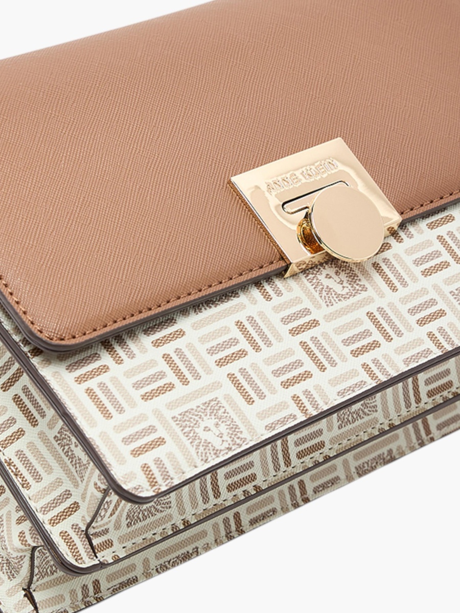 Printed Crossbody Bag with Magnetic Closure and Chain Strap