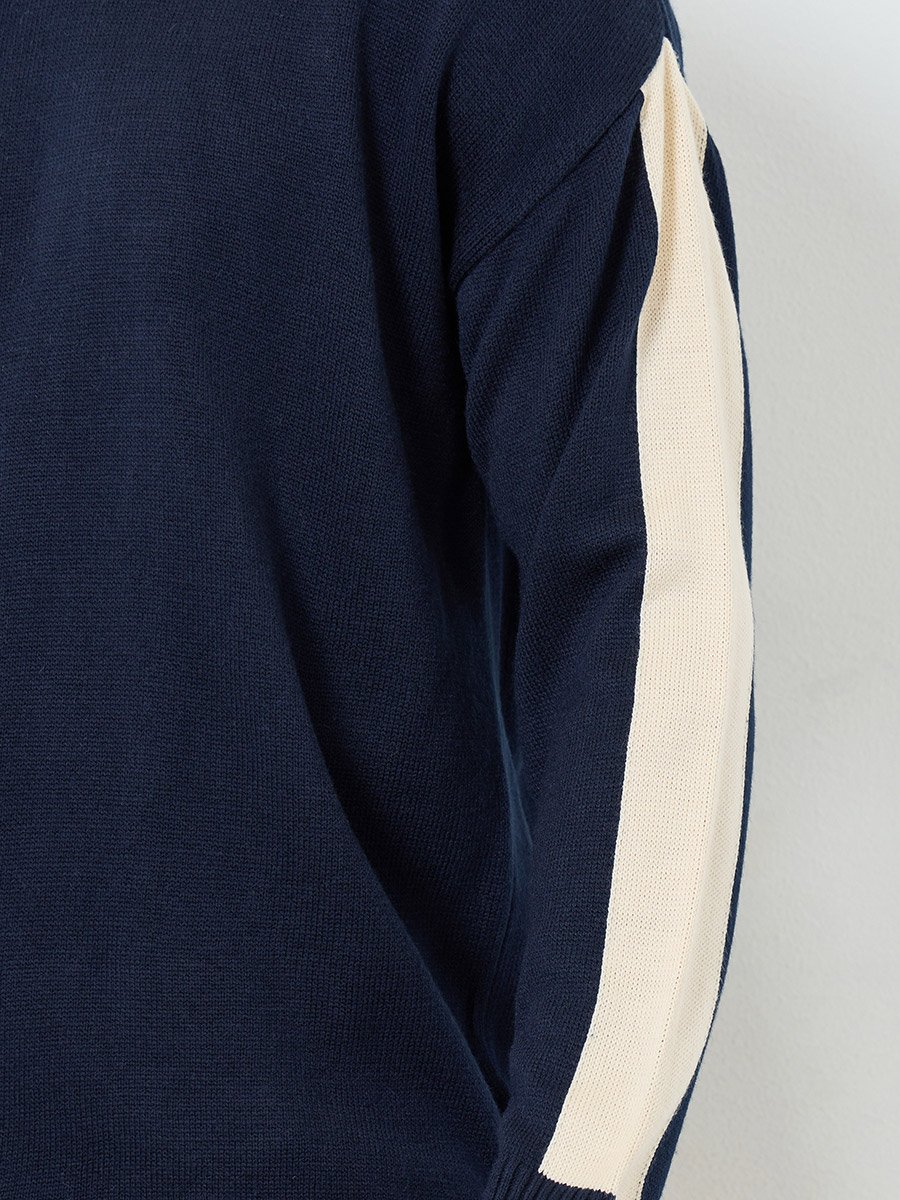 Men Navy Blue Color Block Sleeve Oversized Sweater