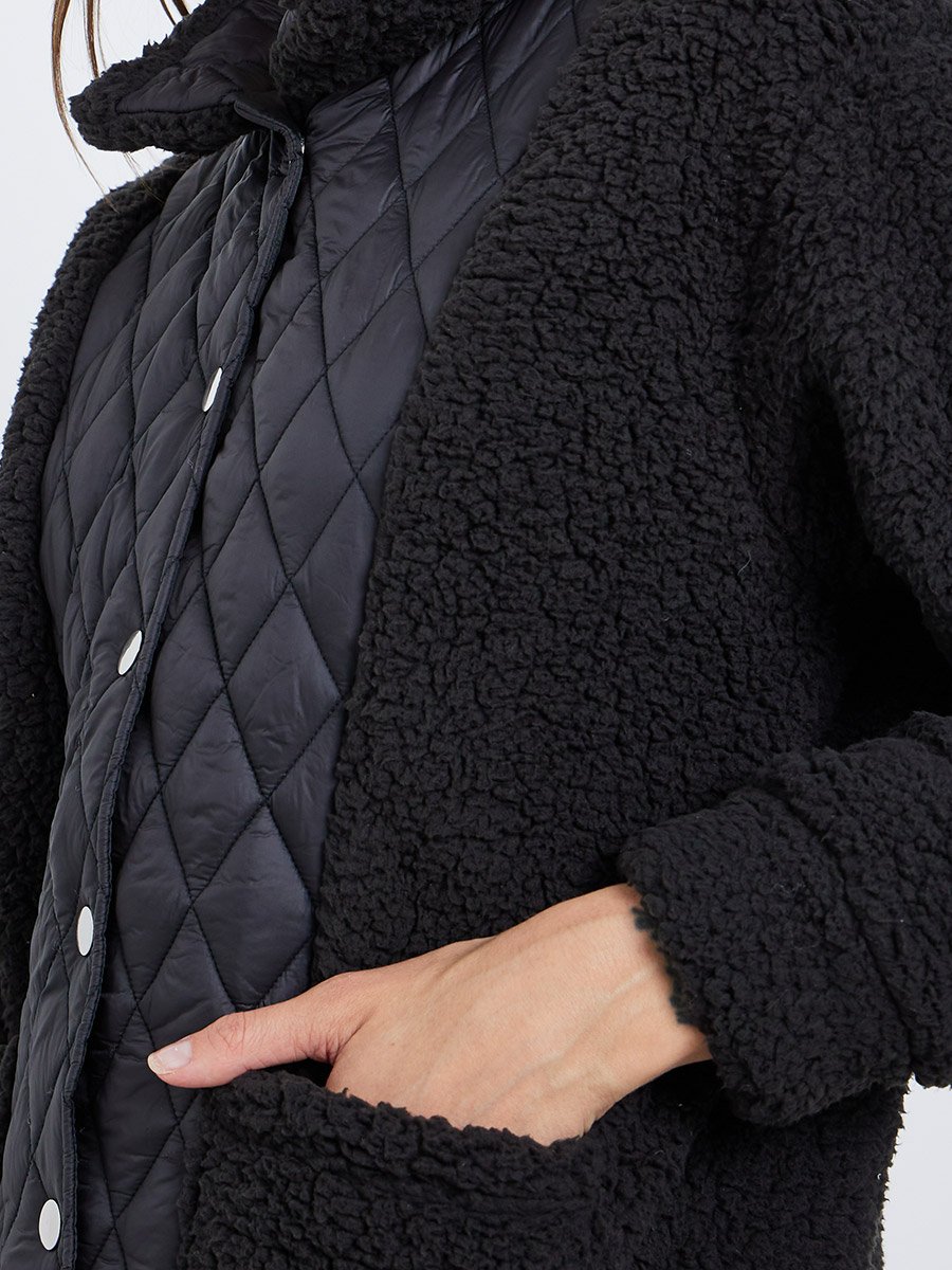 جاكيت بتفاصيل فرو صناعي