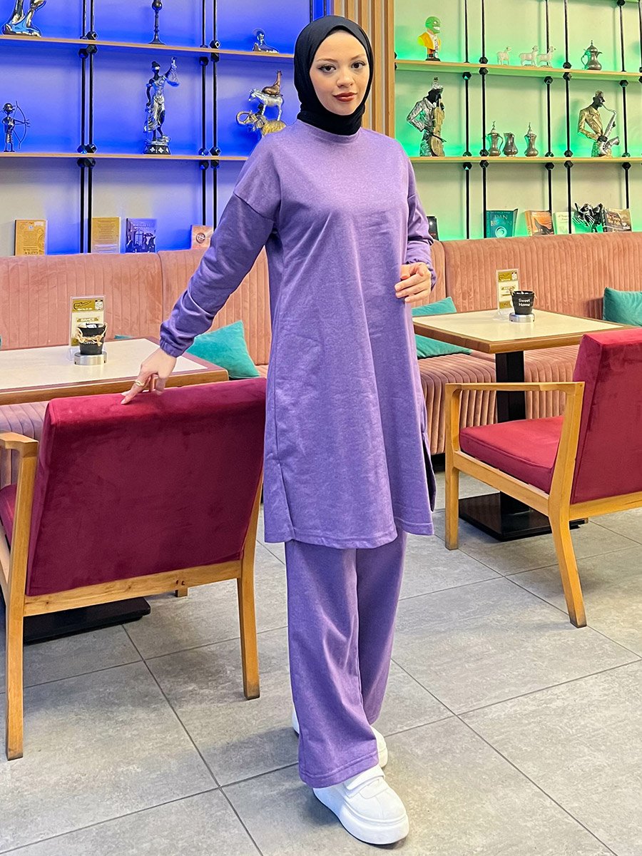 طقم رياضي محتشم ببلوزة طويلة