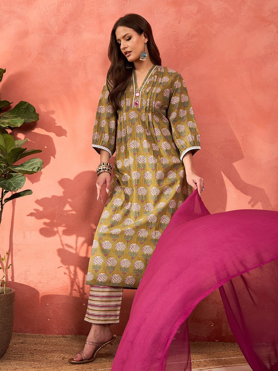 Green Floral Cambric Kurta with Pencil Pants and Dupatta Set