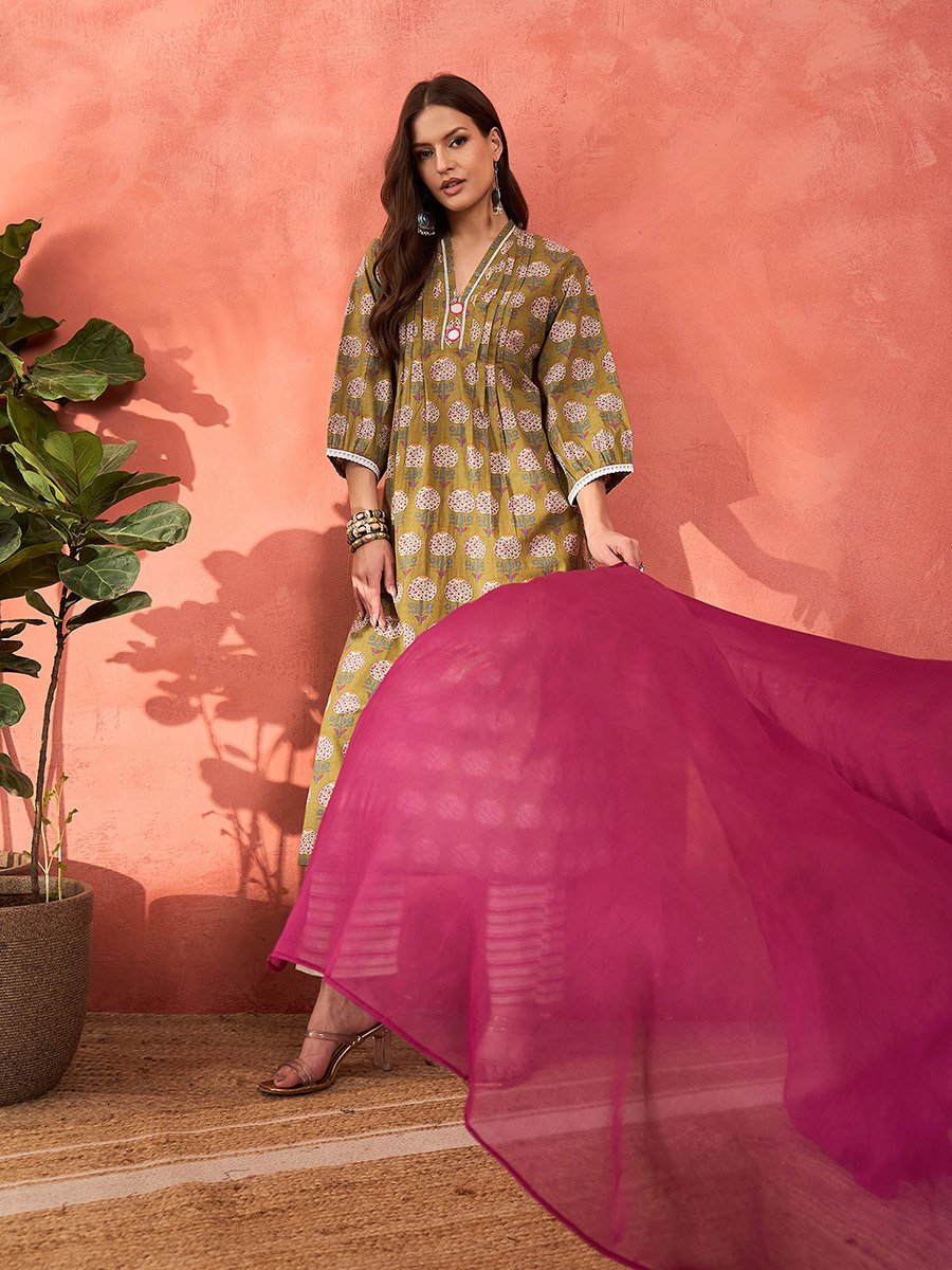 Green Floral Cambric Kurta with Pencil Pants and Dupatta Set