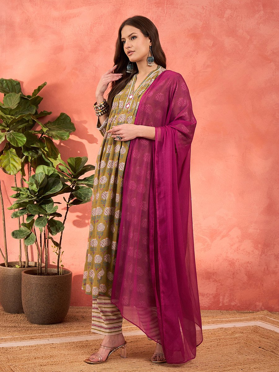 Green Floral Cambric Kurta with Pencil Pants and Dupatta Set