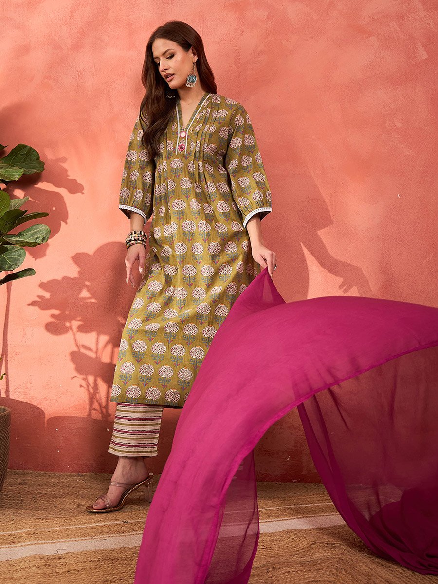 Green Floral Cambric Kurta with Pencil Pants and Dupatta Set