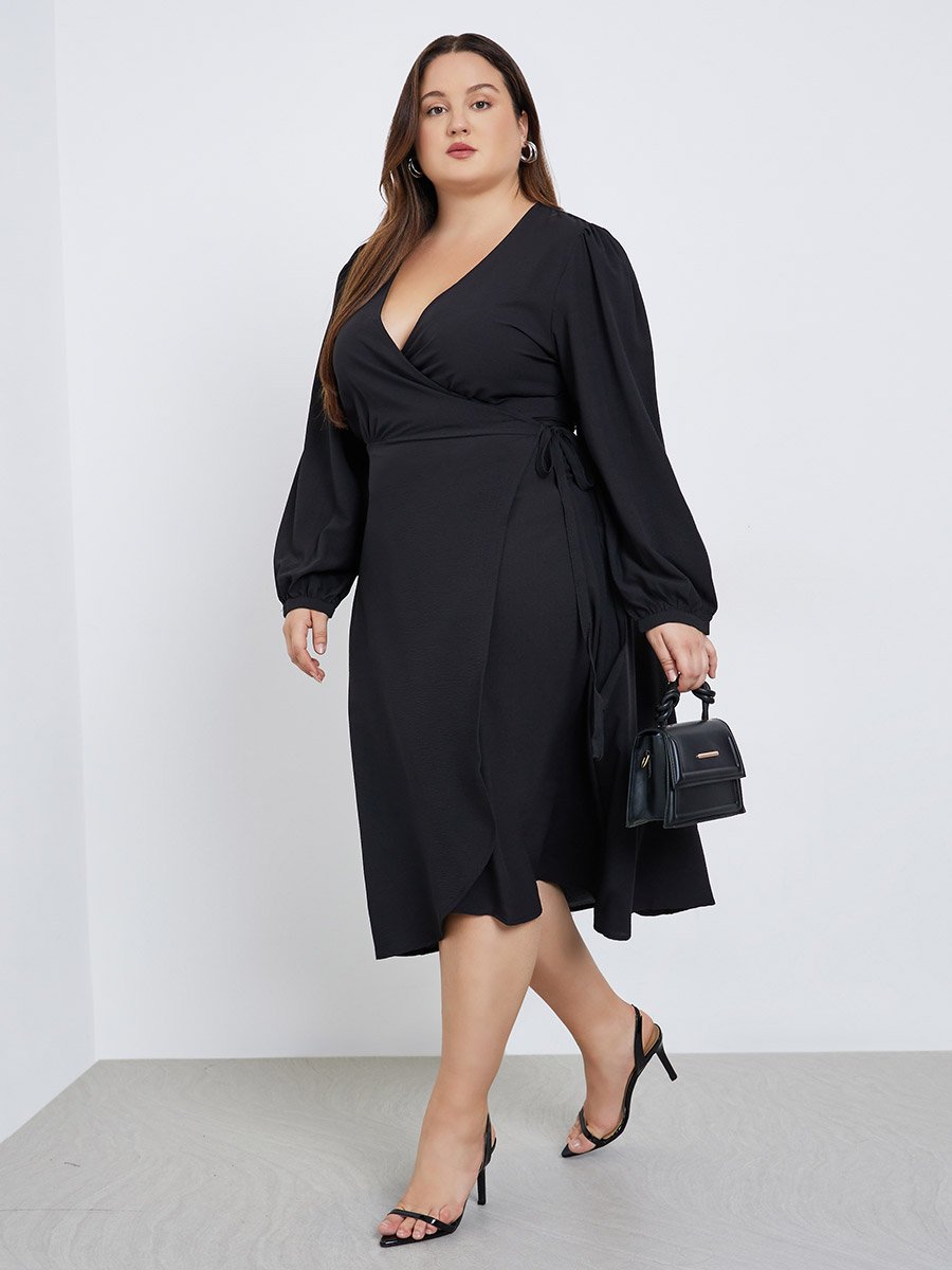 Plus Size Black Wrap Midi Dress For Women at Kuwait | Styli