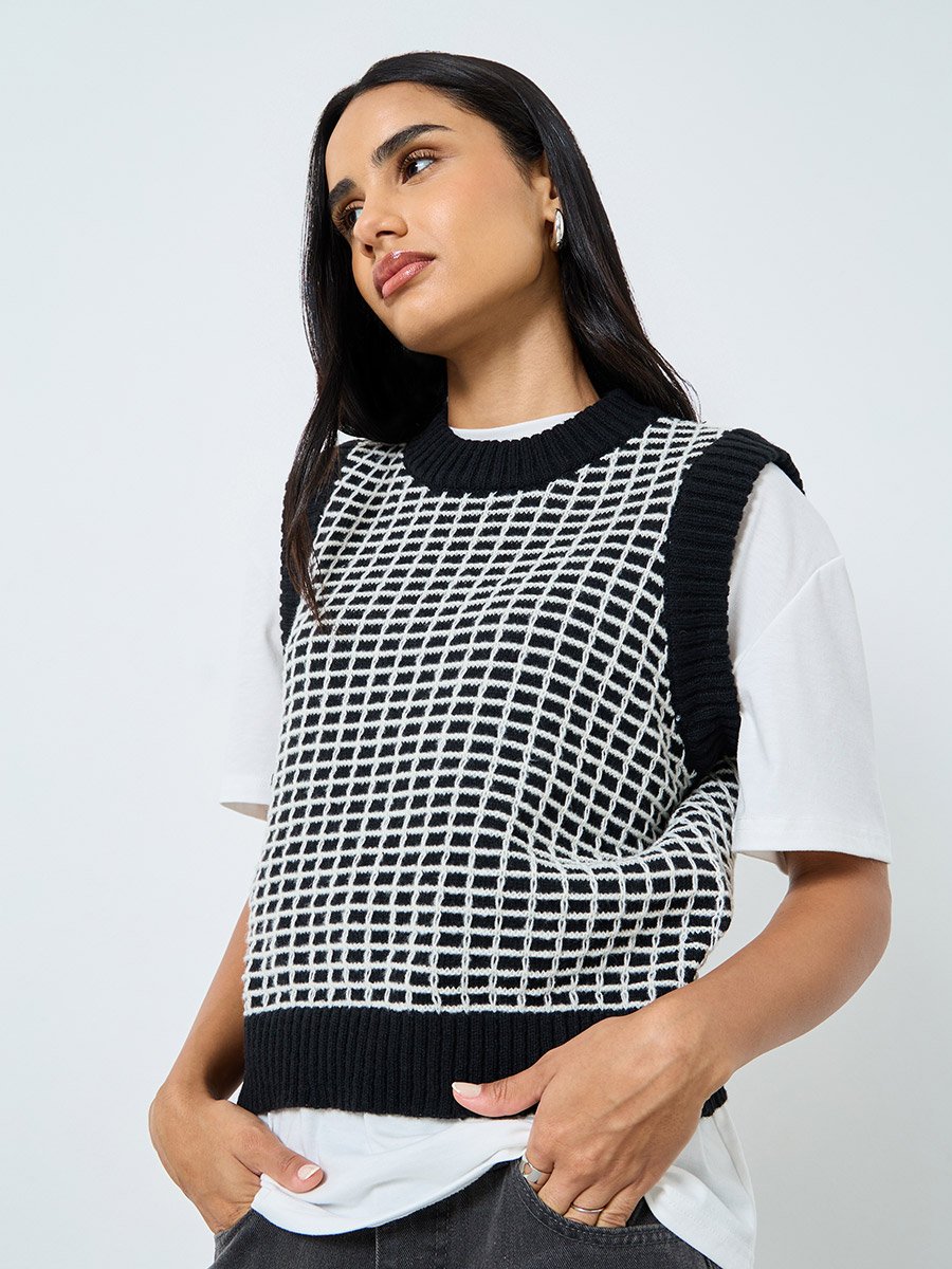 Black Knit Sleeveless Knitted Vest