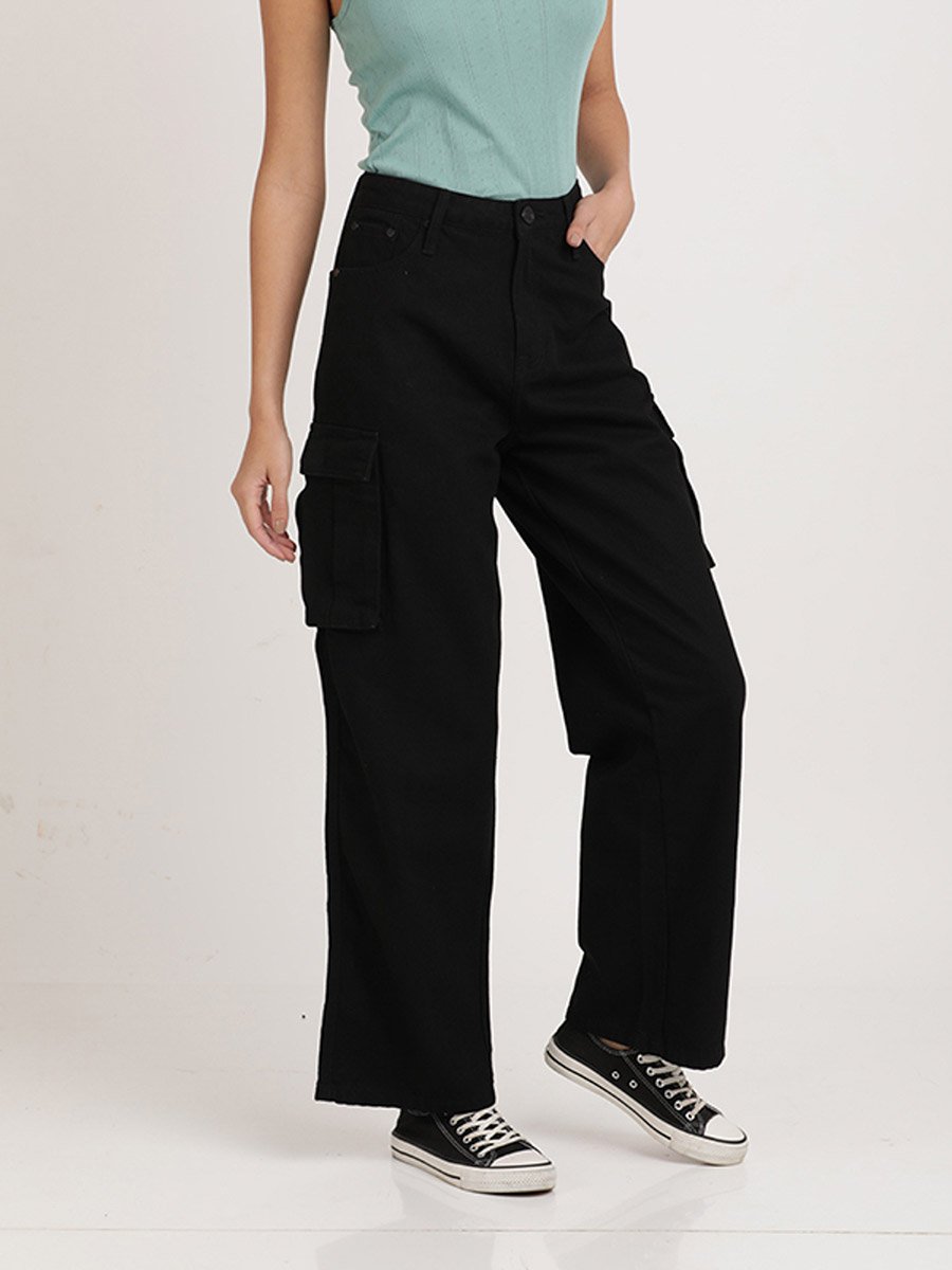 Women Relaxed Fit High-Rise Cargo Jeans