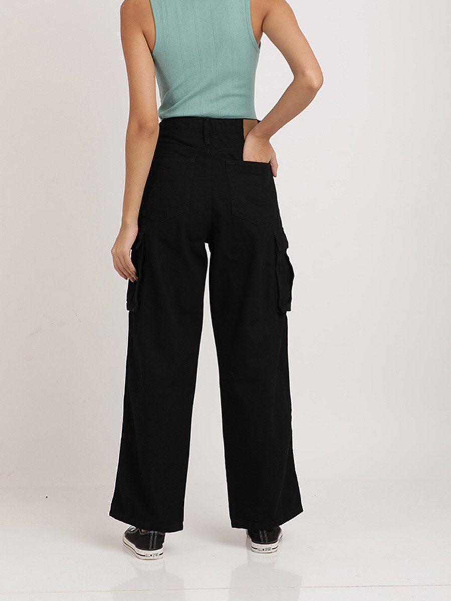 Women Relaxed Fit High-Rise Cargo Jeans