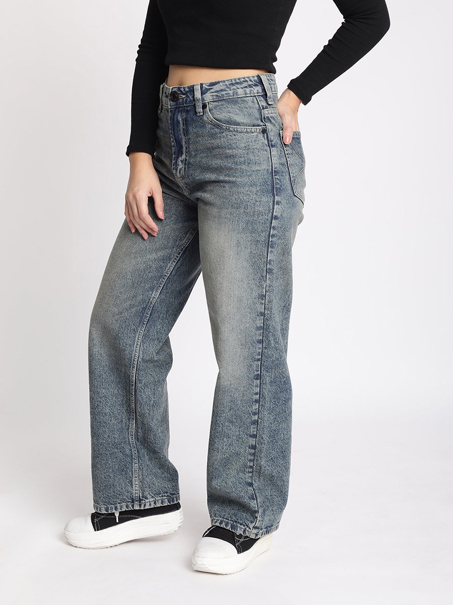 Women Relaxed Fit Faded Jeans