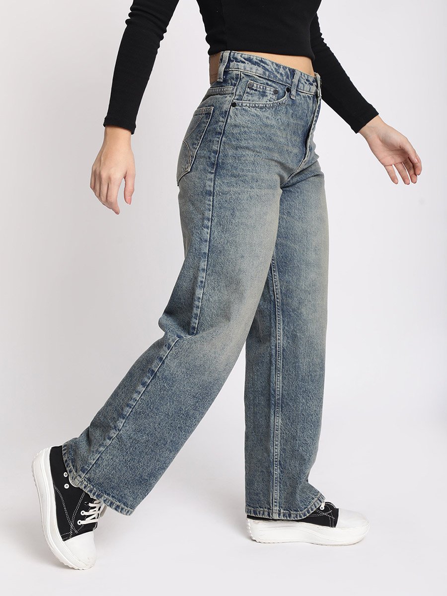 Women Relaxed Fit Faded Jeans