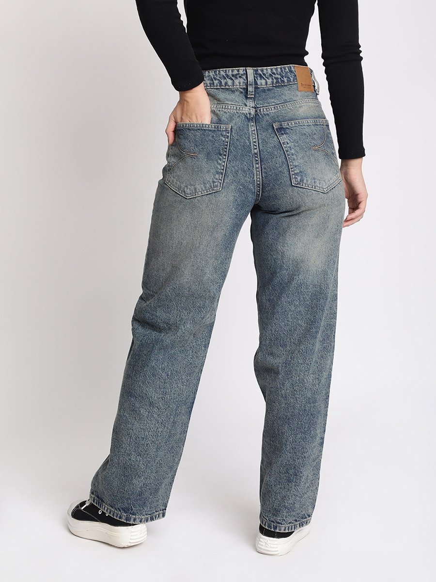 Women Relaxed Fit Faded Jeans