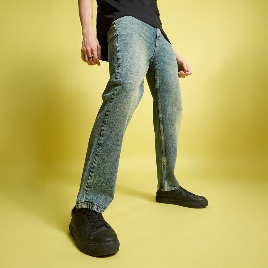 Men Relaxed Fit Faded Jeans
