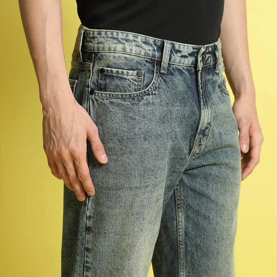 Men Relaxed Fit Faded Jeans