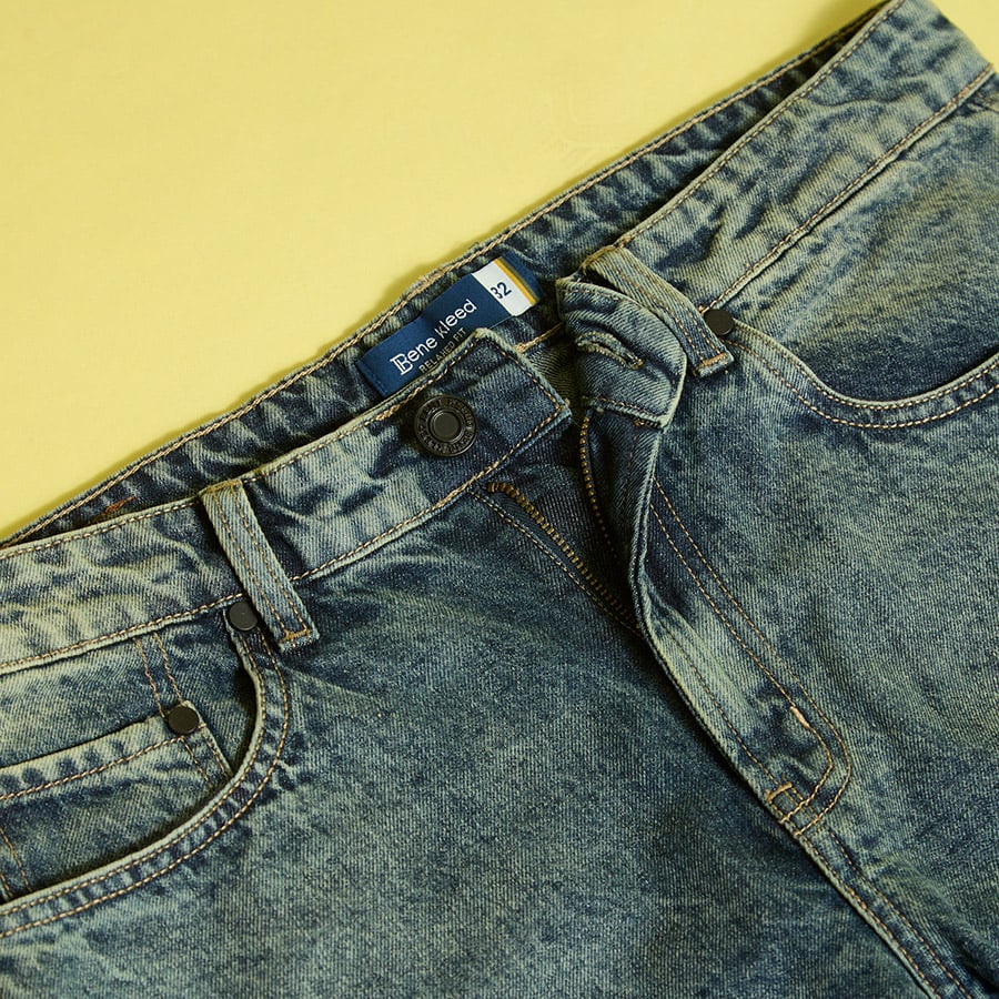 Men Relaxed Fit Faded Jeans