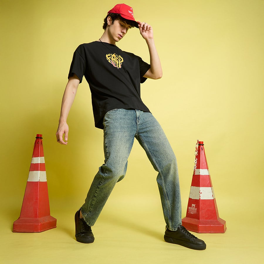 Men Relaxed Fit Faded Jeans