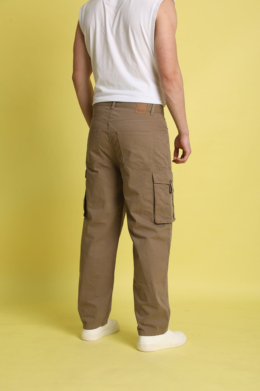 Men Brown Baggy Fit Solid Cargo Trousers
