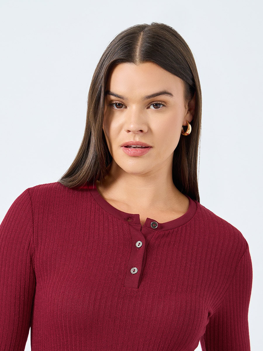 Red Textured Knit Henley Neck Fitted T-Shirt