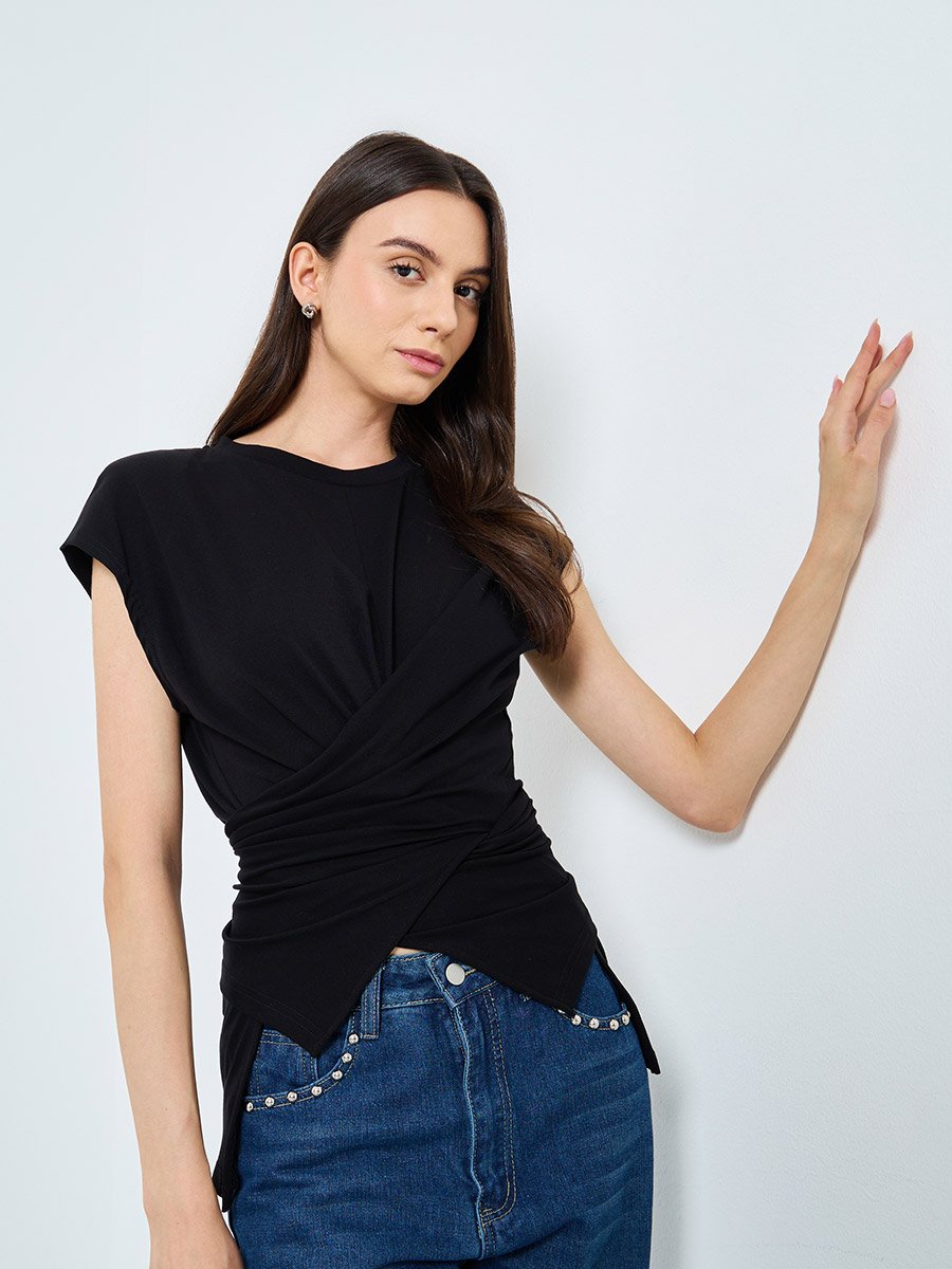 Women Solid Sleeveless Twist Front Top