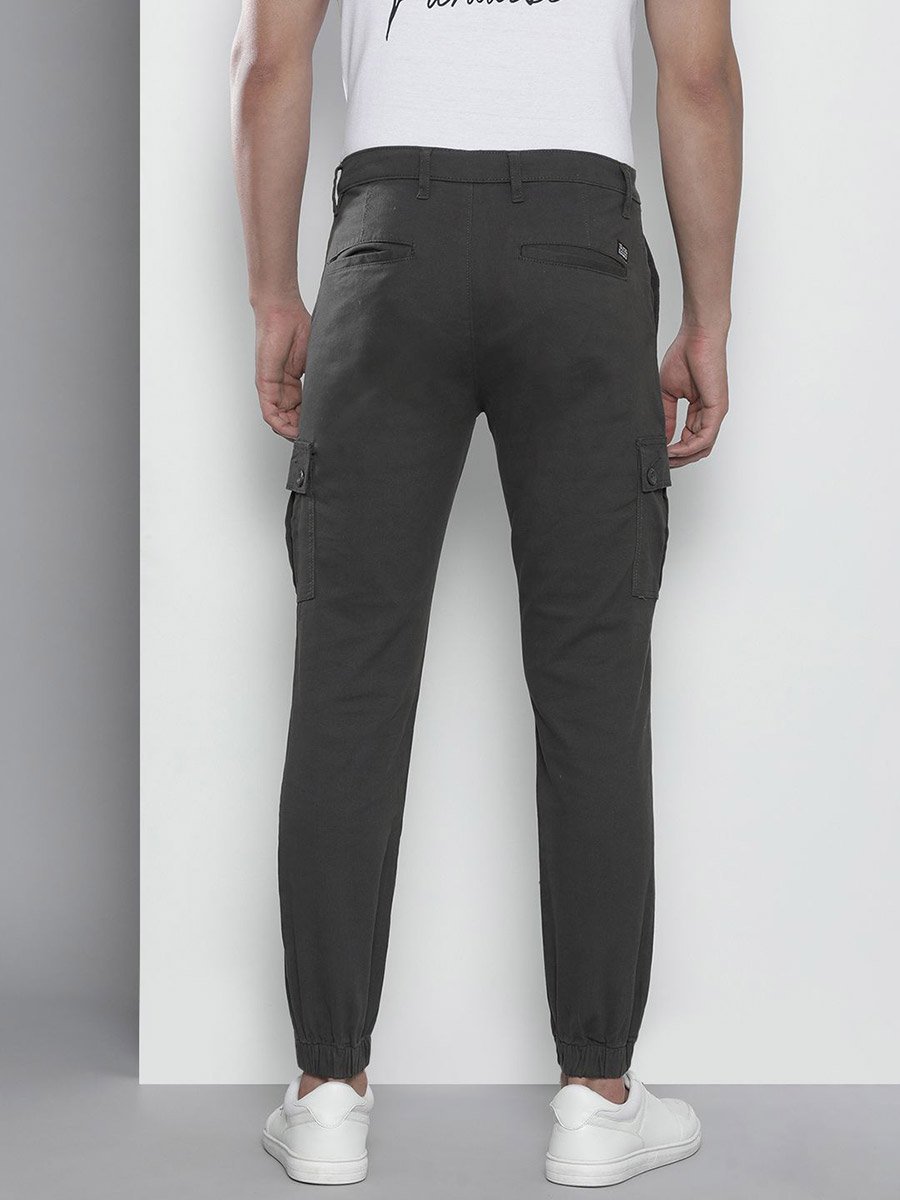 Men Black Solid Slim Fit Cargo Pants