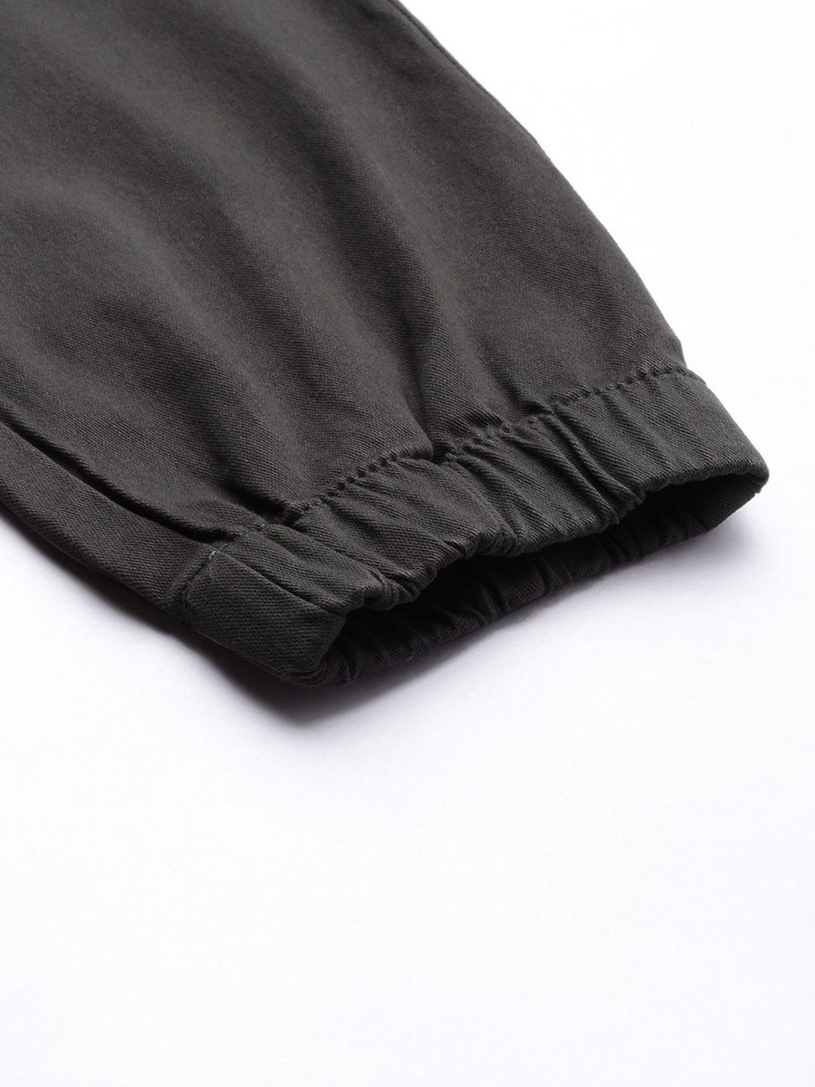 Men Black Solid Slim Fit Cargo Pants