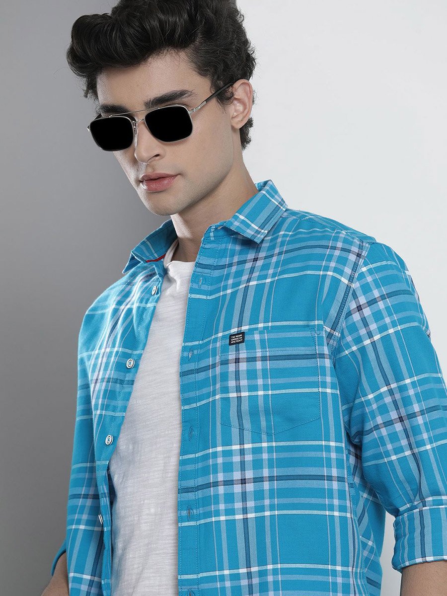 Men Blue Checkered Casual Shirt
