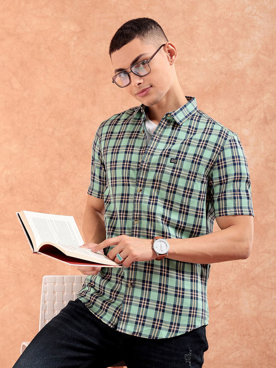 Men Green Checkered Slim Fit Casual Shirt