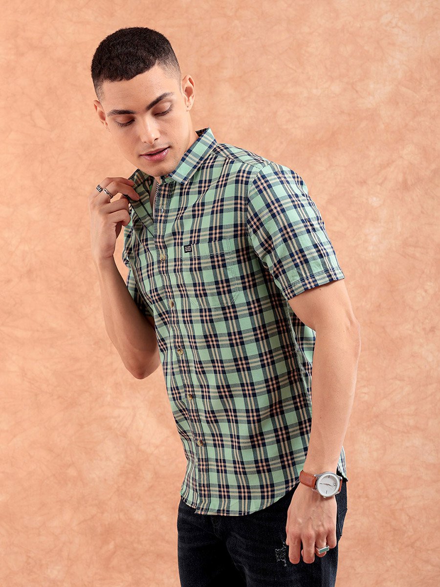 Men Green Checkered Slim Fit Casual Shirt