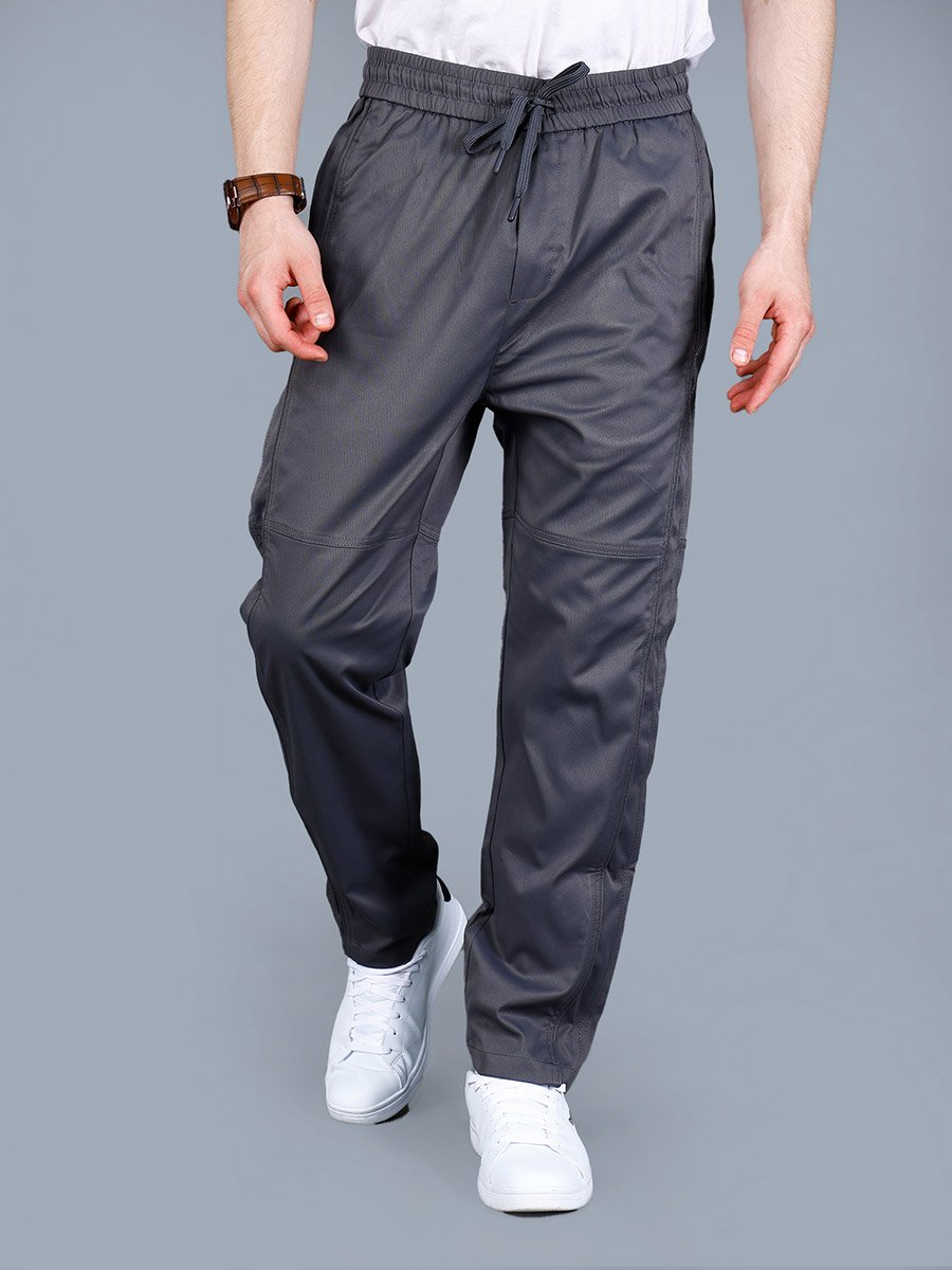 Men Solid Pants with Zip Pocket