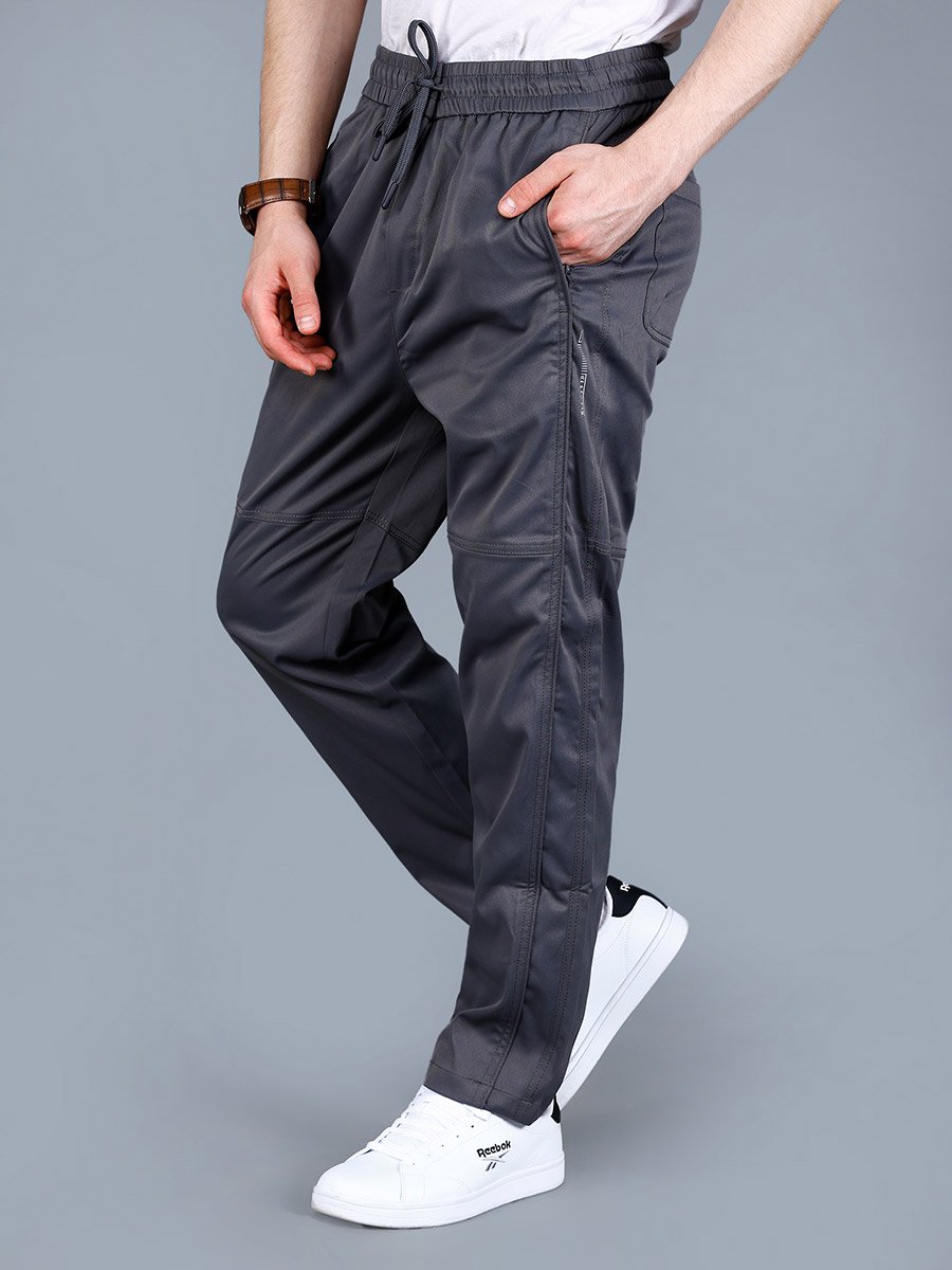 Men Solid Pants with Zip Pocket