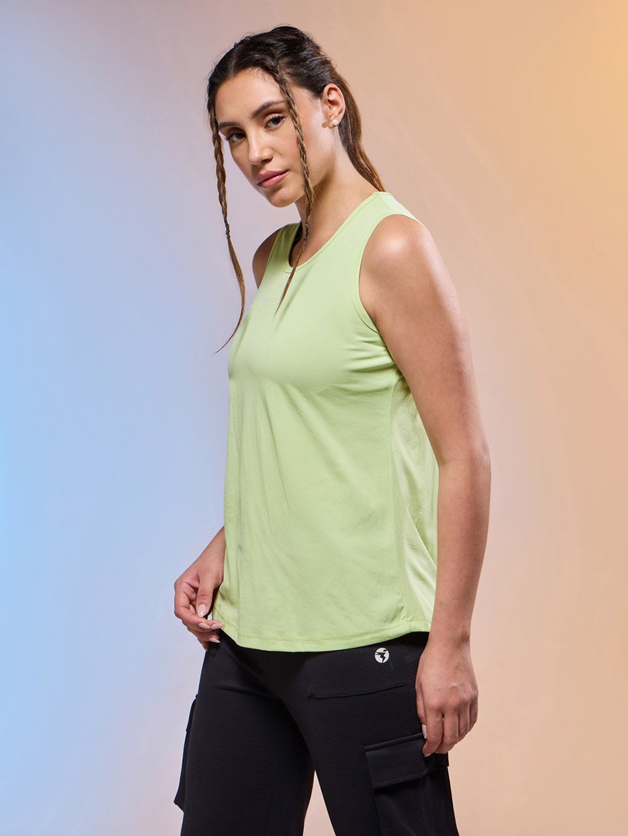 Women Solid Slim Fit Round Neck Tank