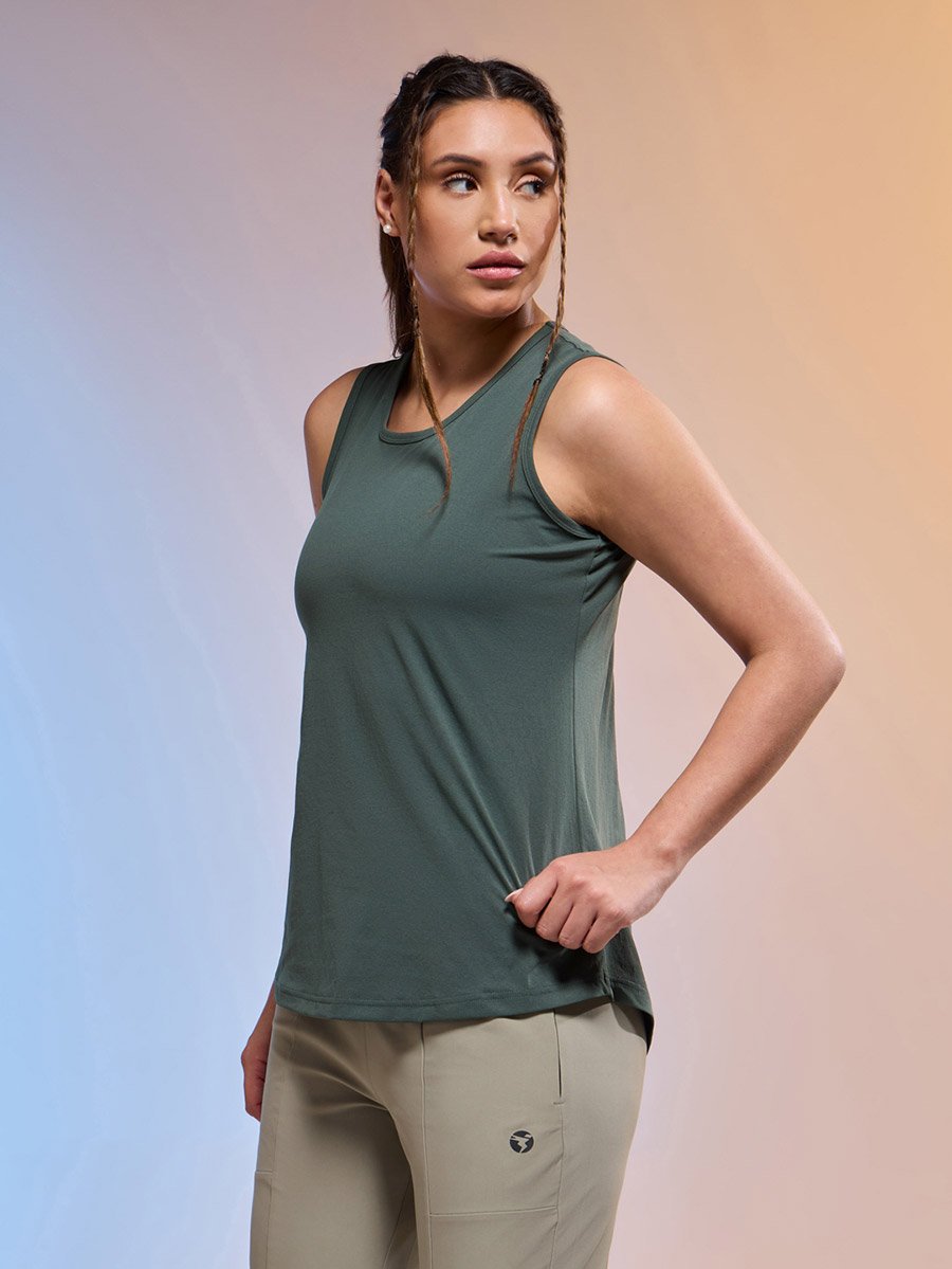 Women Solid Slim Fit Round Neck Tank