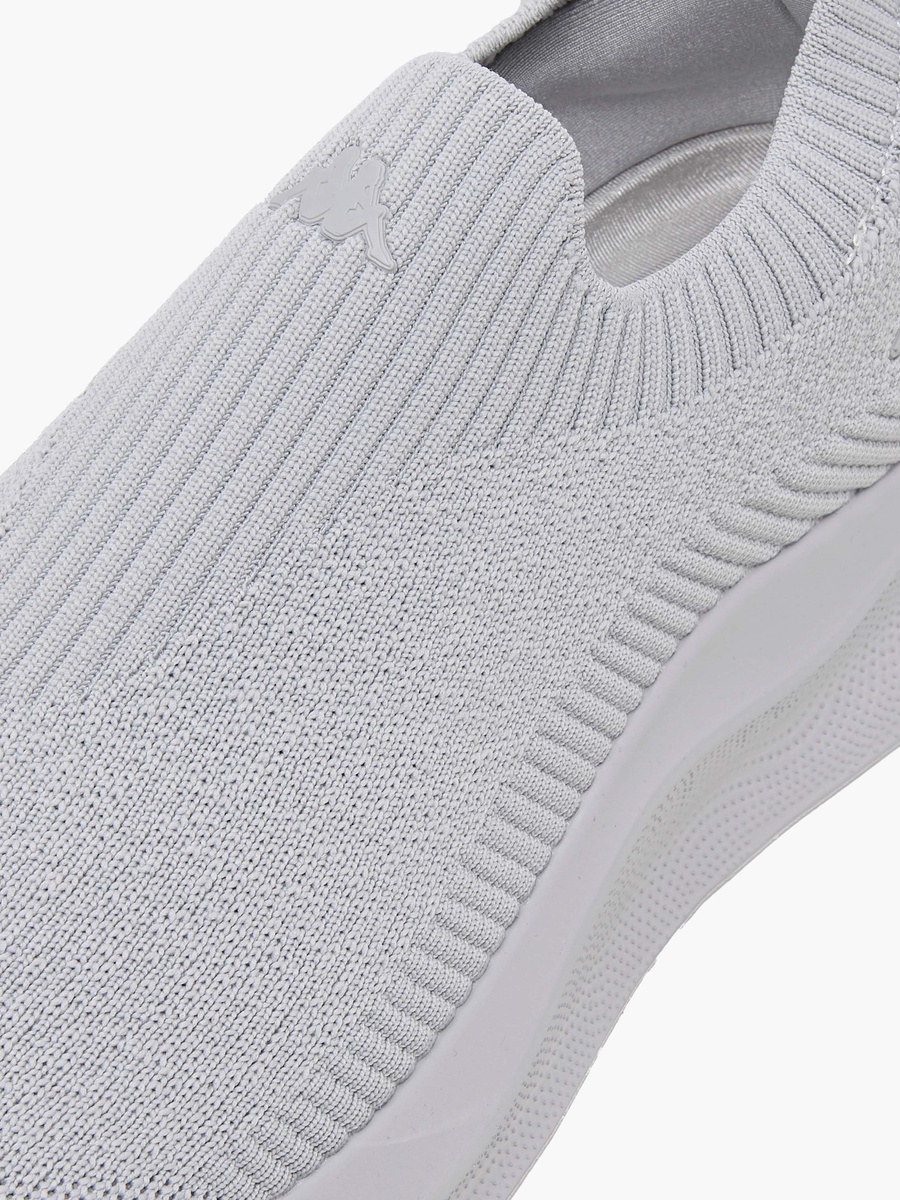 Men Logo Print Slip-On Sports Shoes with Pull Tab
