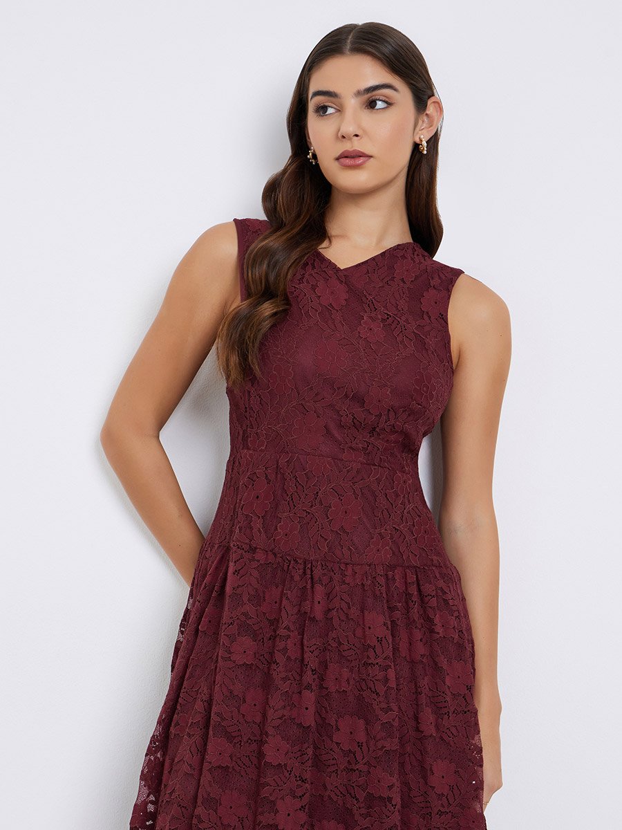 burgundy dress silver accessories Yumi Burgundy Stretch Lace Puff Sleeve Midi Dress